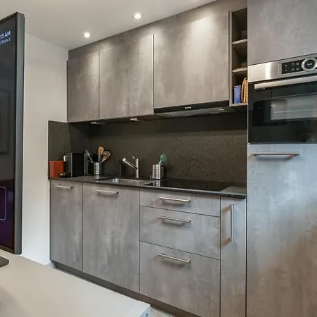 Апартаменти Village With Matterhorn View Церматт